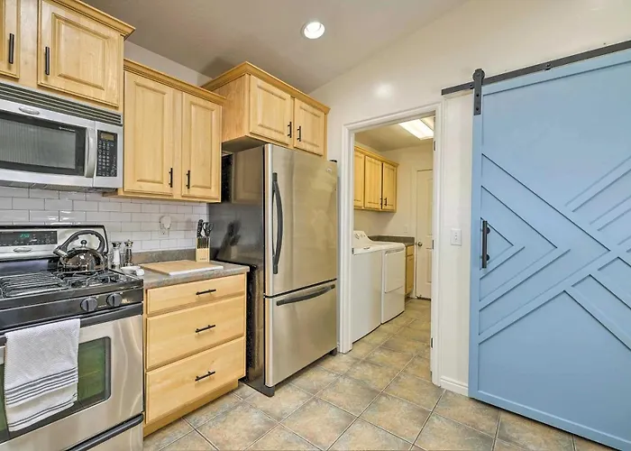 Modern Retreat With View, 9 Mi To Wahweap Beach Dom wakacyjny *