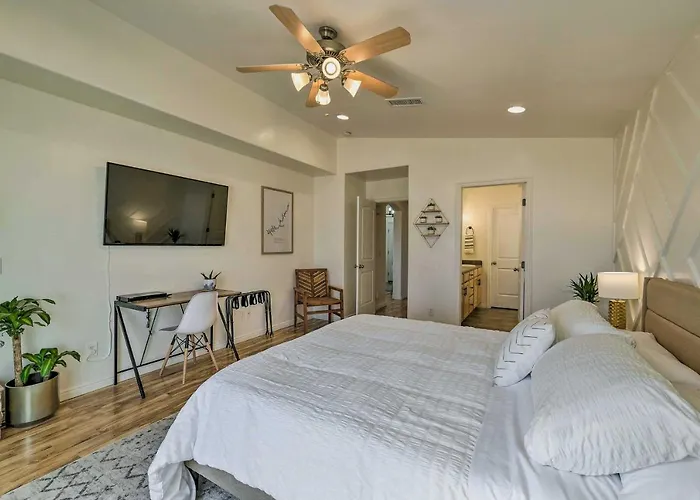 Modern Retreat With View, 9 Mi To Wahweap Beach *