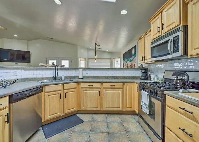Modern Retreat With View, 9 Mi To Wahweap Beach
