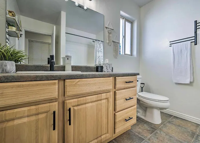 Dom wakacyjny Modern Retreat With View, 9 Mi To Wahweap Beach Page