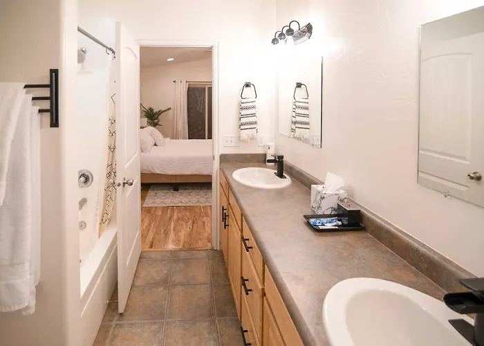 Modern Retreat With View, 9 Mi To Wahweap Beach Page