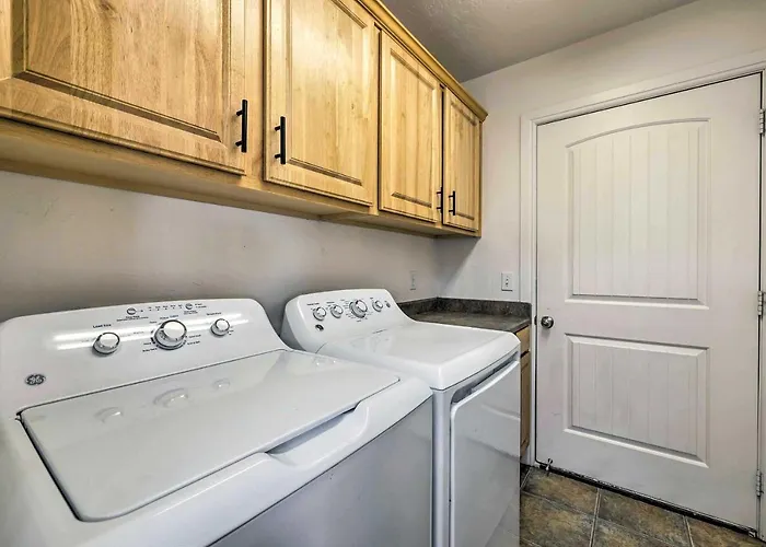 Modern Retreat With View, 9 Mi To Wahweap Beach Page